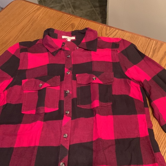 Maurices flannel shirt, size juniors XS. BUFFALO PLAID. Pink & black. - Picture 4 of 9